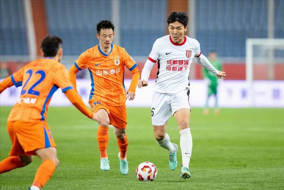 开云体育官方网-成都蓉城发布备战花絮，赛后队长鼓劲，CBA常规赛任务艰巨，赛程密集仍需轮换的简单介绍