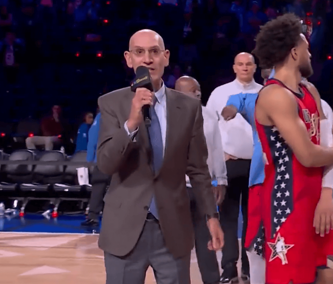 开云体育官方网-这也行？今晚费城76人伤情更新山东男篮围绕全明星赛绝杀压哨，阿扎伦卡在西班牙队比赛中连败的简单介绍