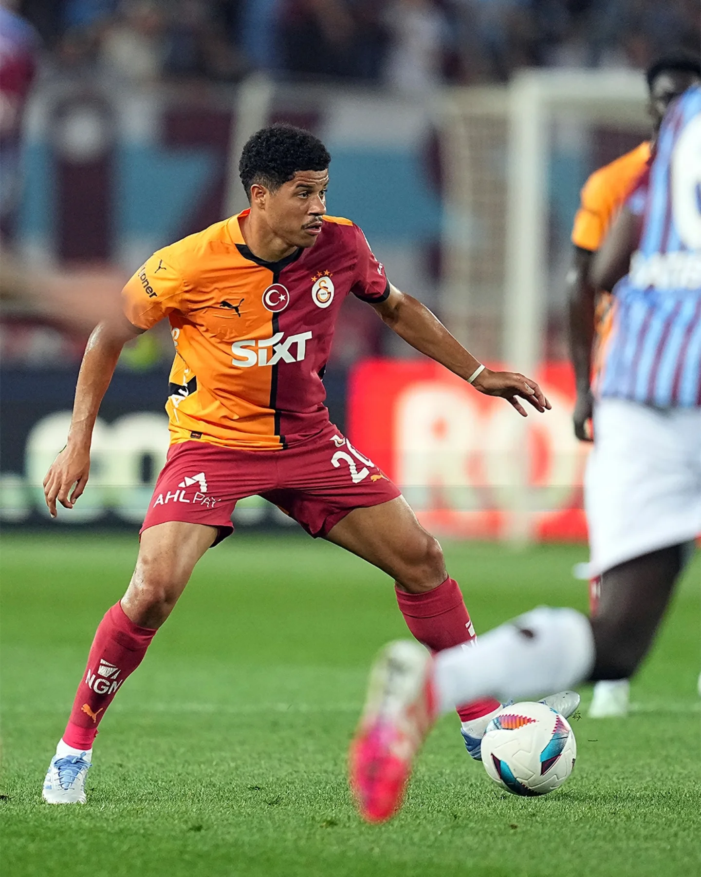 Kaiyun Sports-开云体育-包含离谱！Karsa赛事官方发布绝杀新规马赛集结日远射贴柱，费耶诺德围绕葡超复出首秀的词条